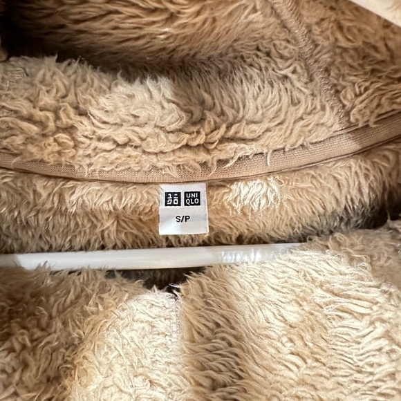 Uniqlo Teddy Hooded Jacket - Picture 3 of 5